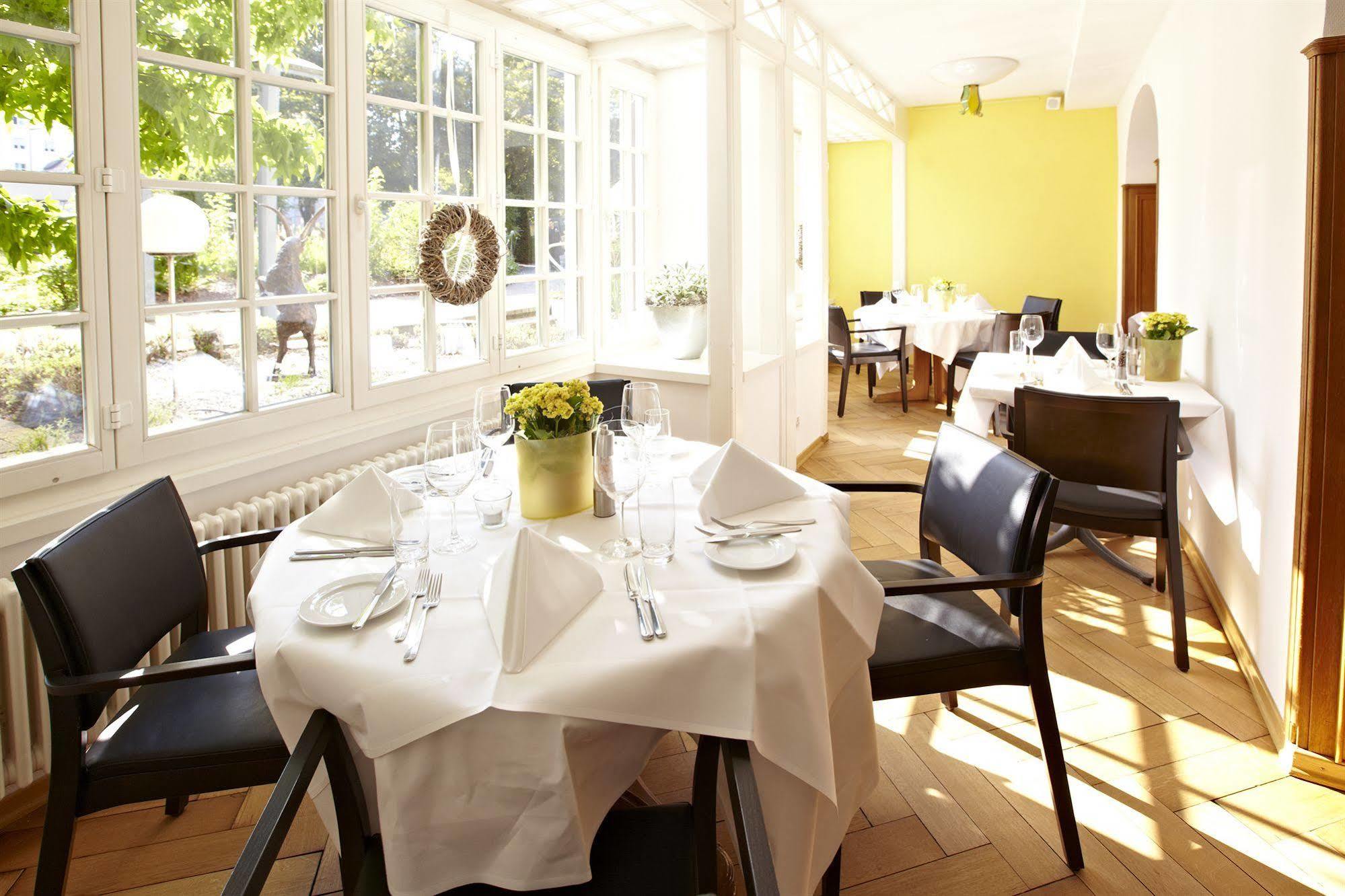 Hotel Schuetzen ריינפלדן מראה חיצוני תמונה