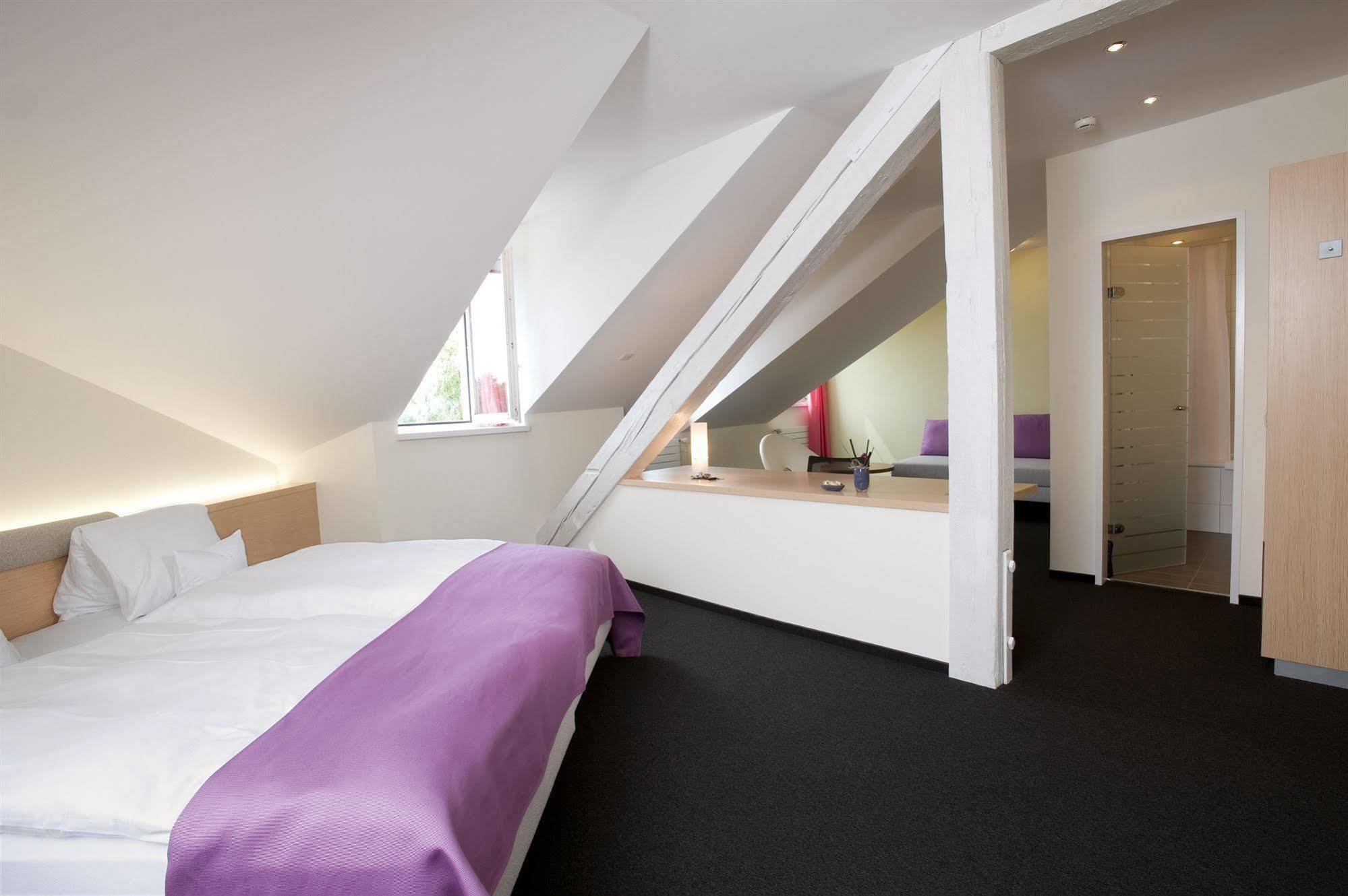Hotel Schuetzen ריינפלדן מראה חיצוני תמונה