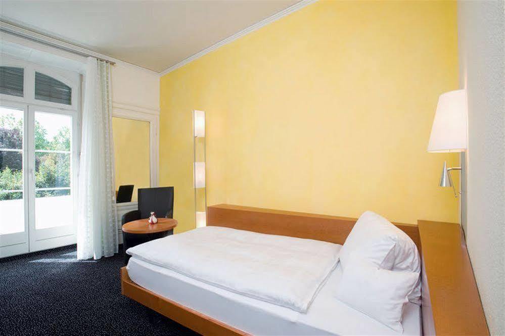 Hotel Schuetzen ריינפלדן מראה חיצוני תמונה
