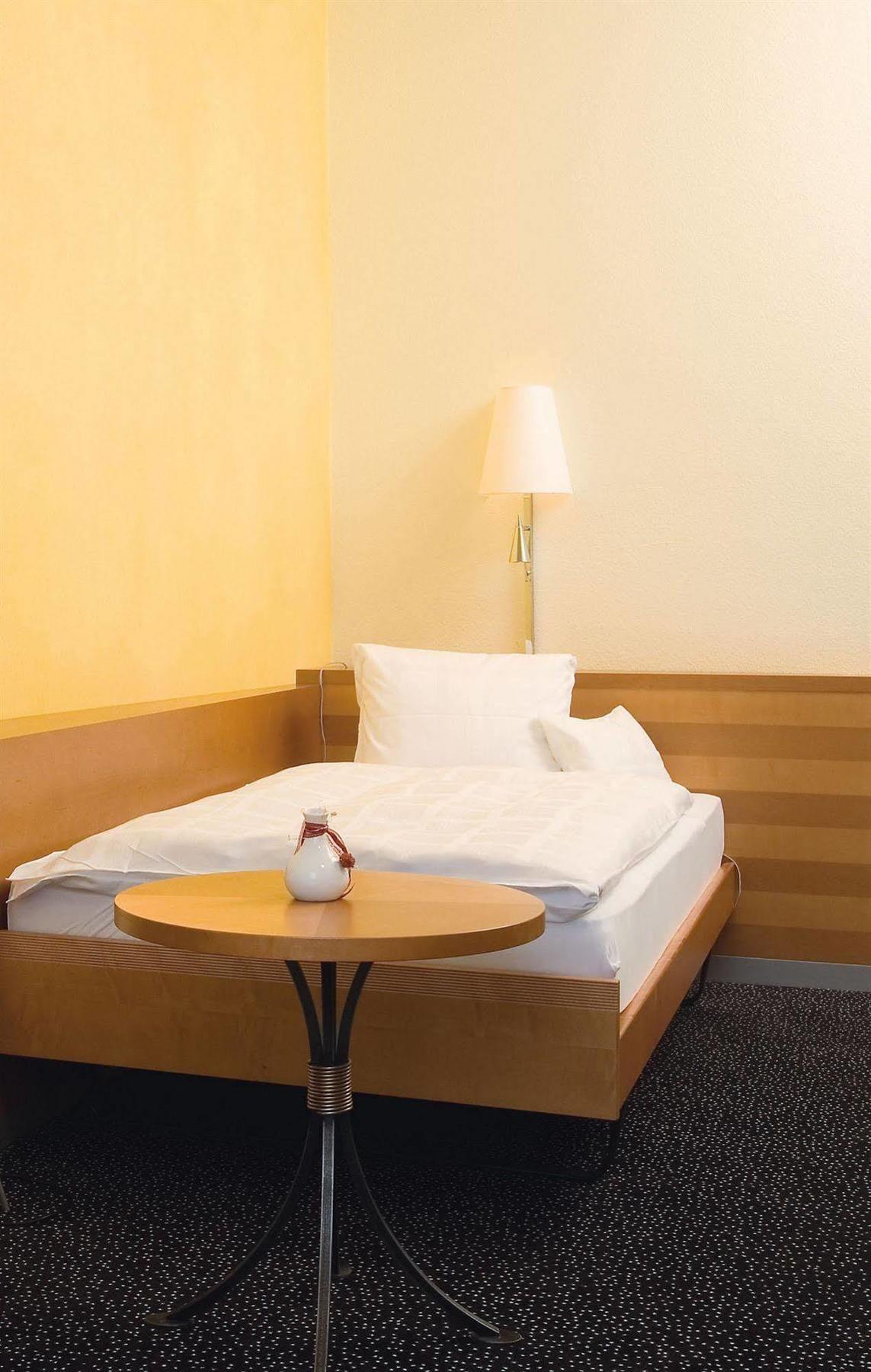 Hotel Schuetzen ריינפלדן מראה חיצוני תמונה